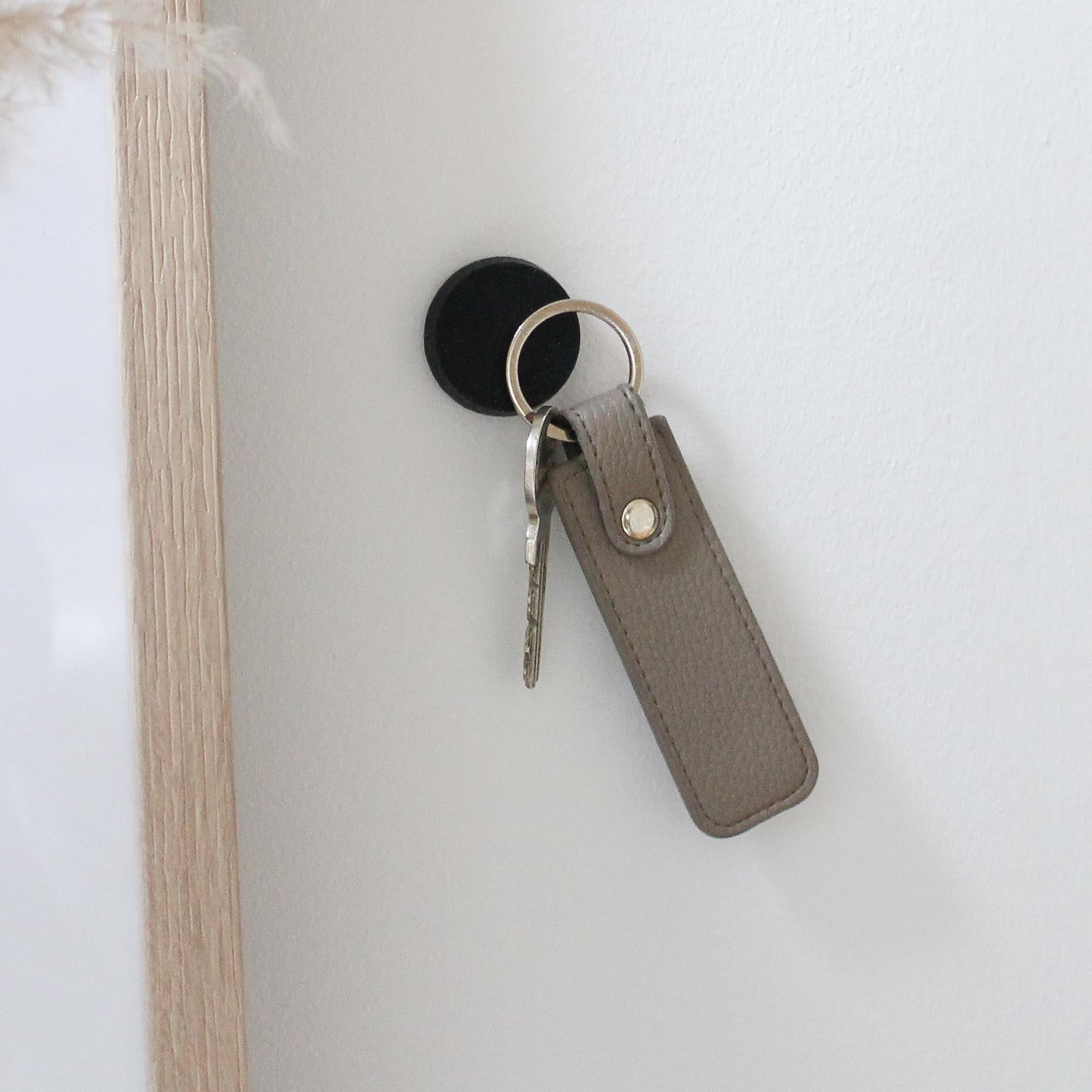 Selvklebende super vegg magnet